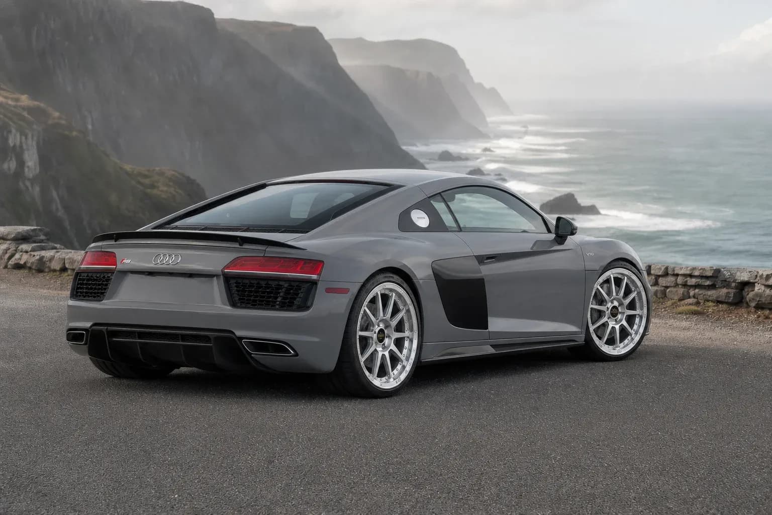 2024 Audi R8 with EW-O-BL-011 wheel, rear right 45 view