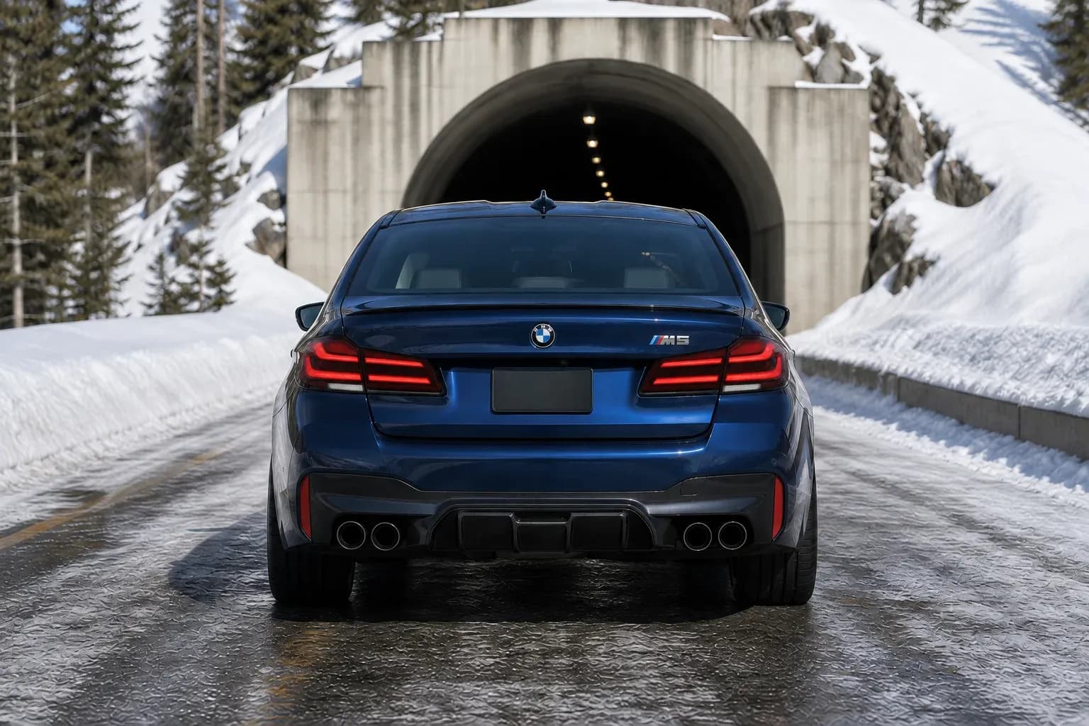 2020 BMW M5 with EW-O-BL-011 wheel, rear 0 view