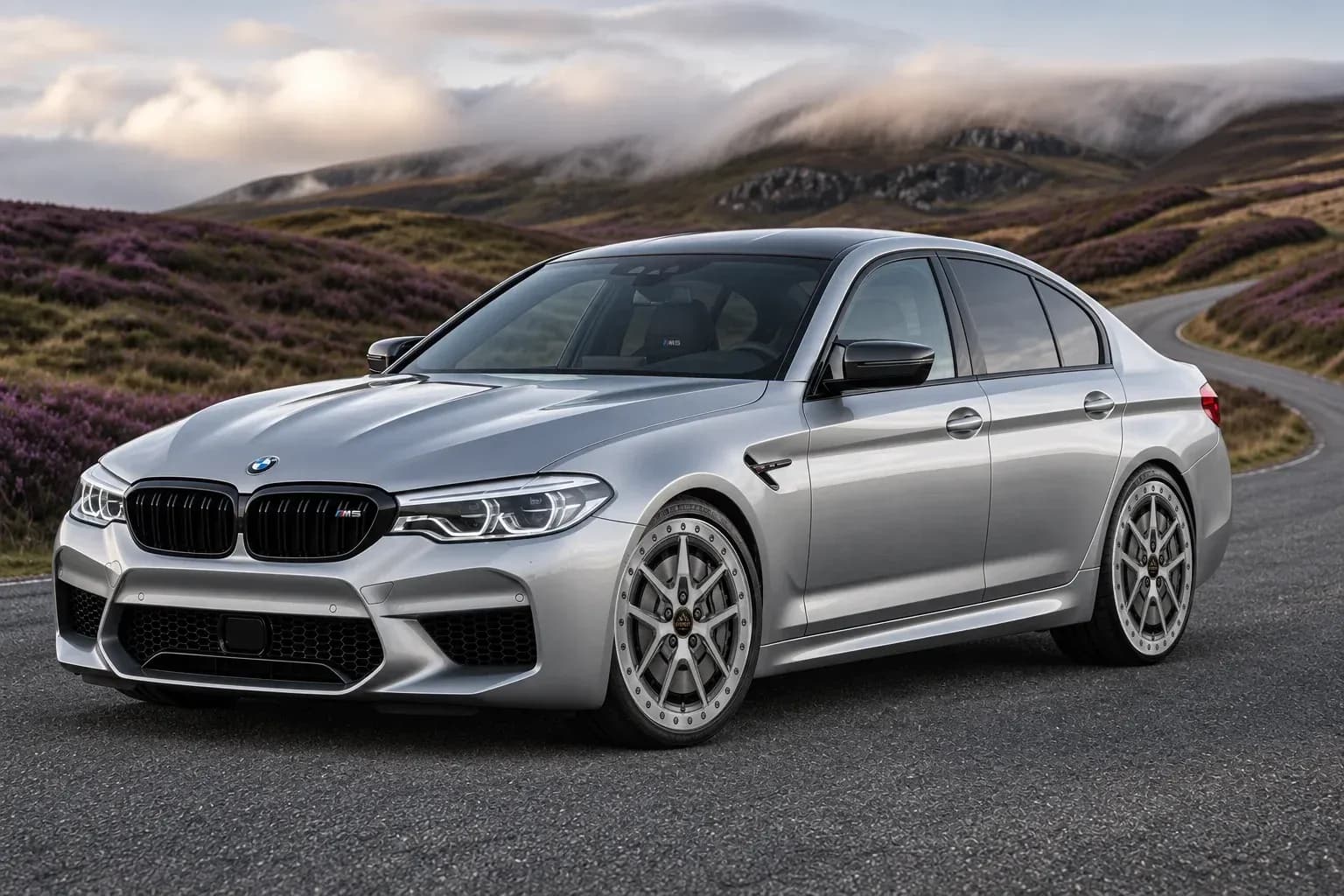 2020 BMW M5 with EW-O-BL-013 wheel, front right 45 view