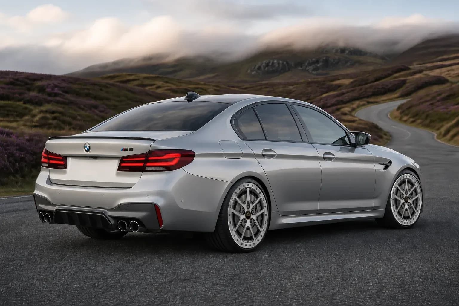 2020 BMW M5 with EW-O-BL-013 wheel, rear right 45 view