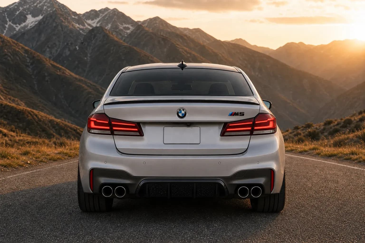 2020 BMW M5 with EW-O-BL-014 wheel, rear 0 view