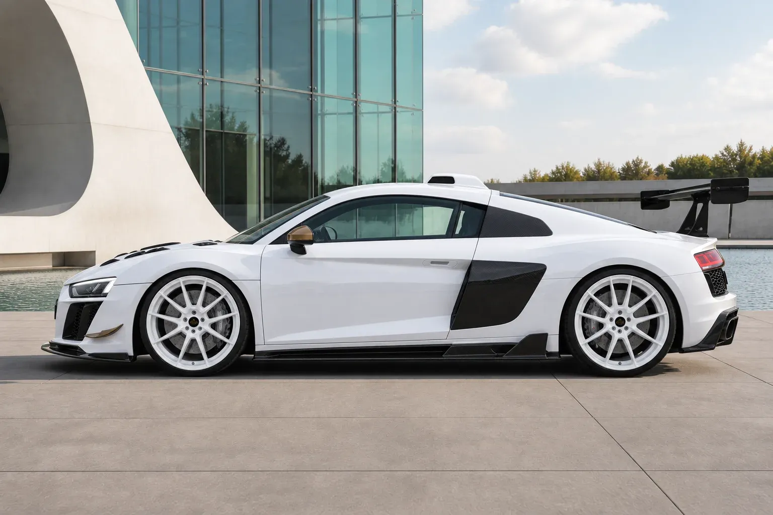 2024 Audi R8 with EW-P-FF-008 wheel, side profile view