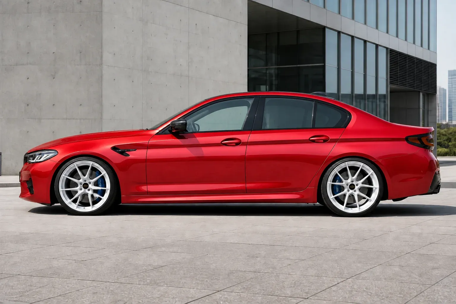 2021 BMW M5 with EW-P-FF-008 wheel, side profile view