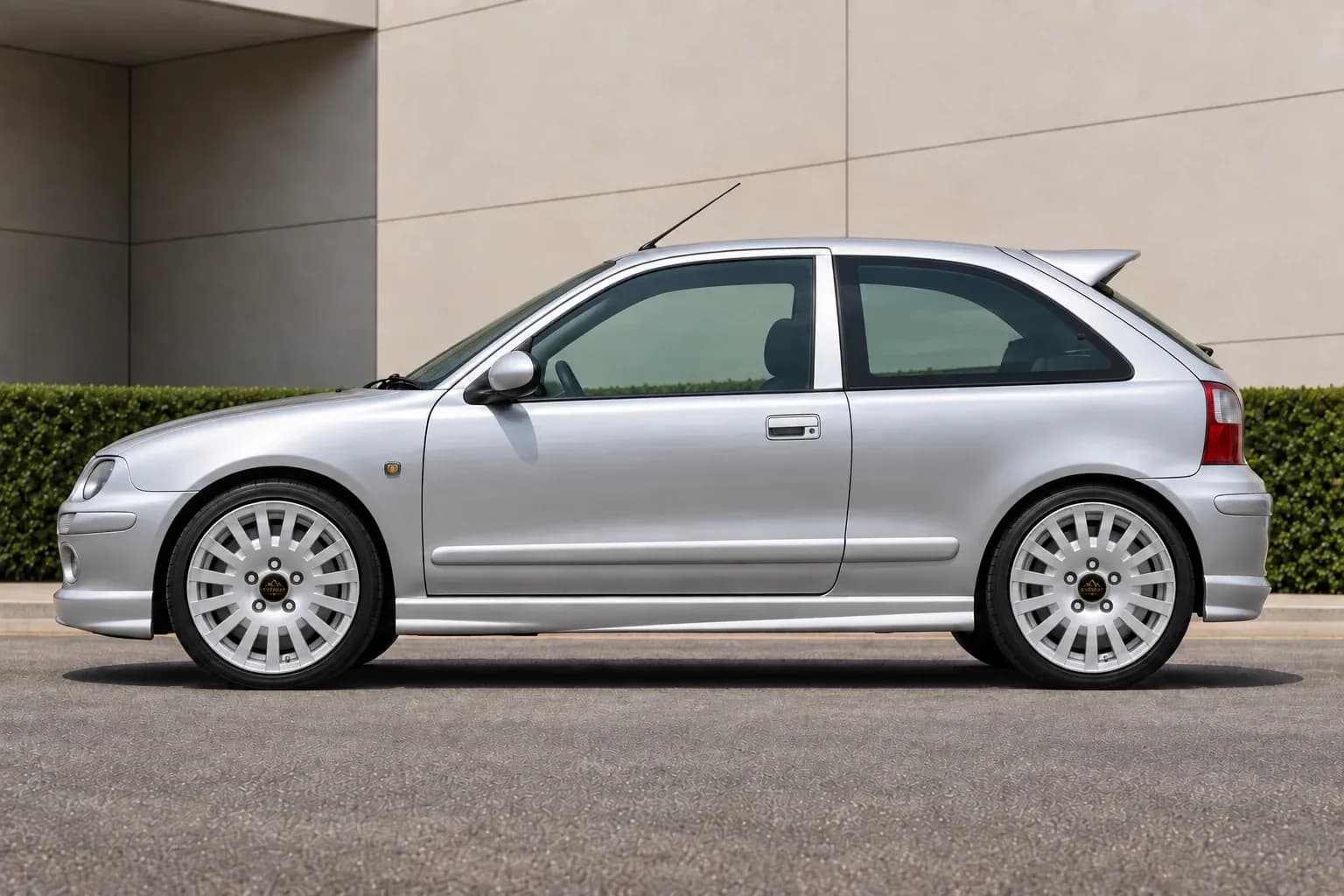 2003 MG ZR with EW-P-FF-010 wheel, side profile view