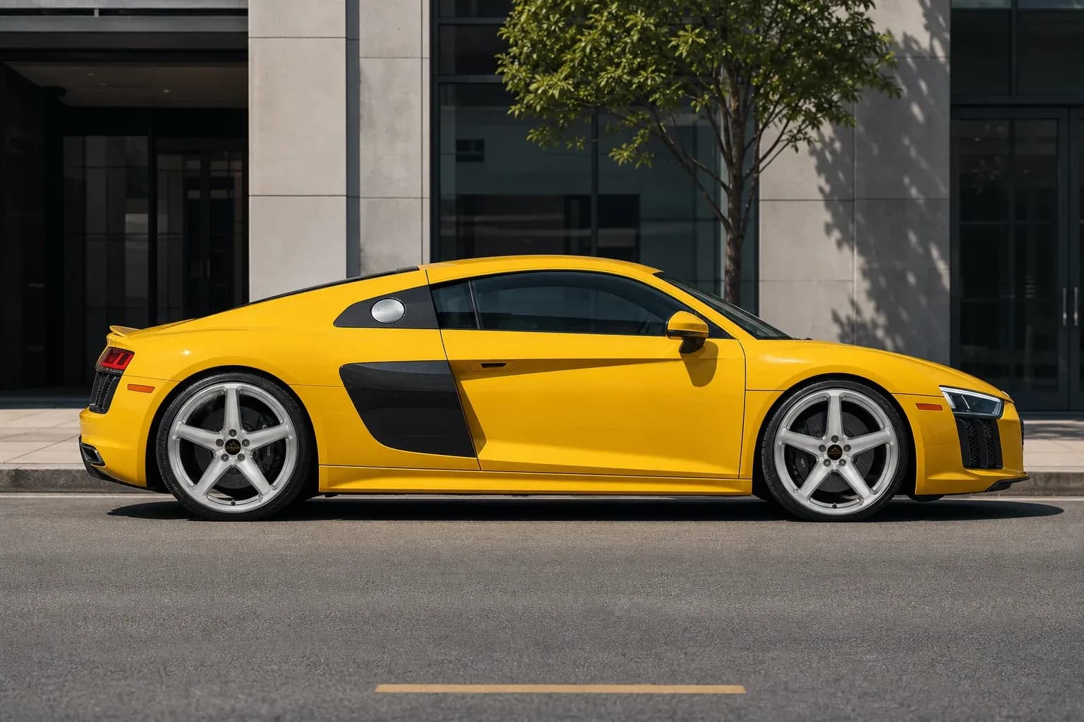 2024 Audi R8 with EW-P-MF-002 wheel, side profile view
