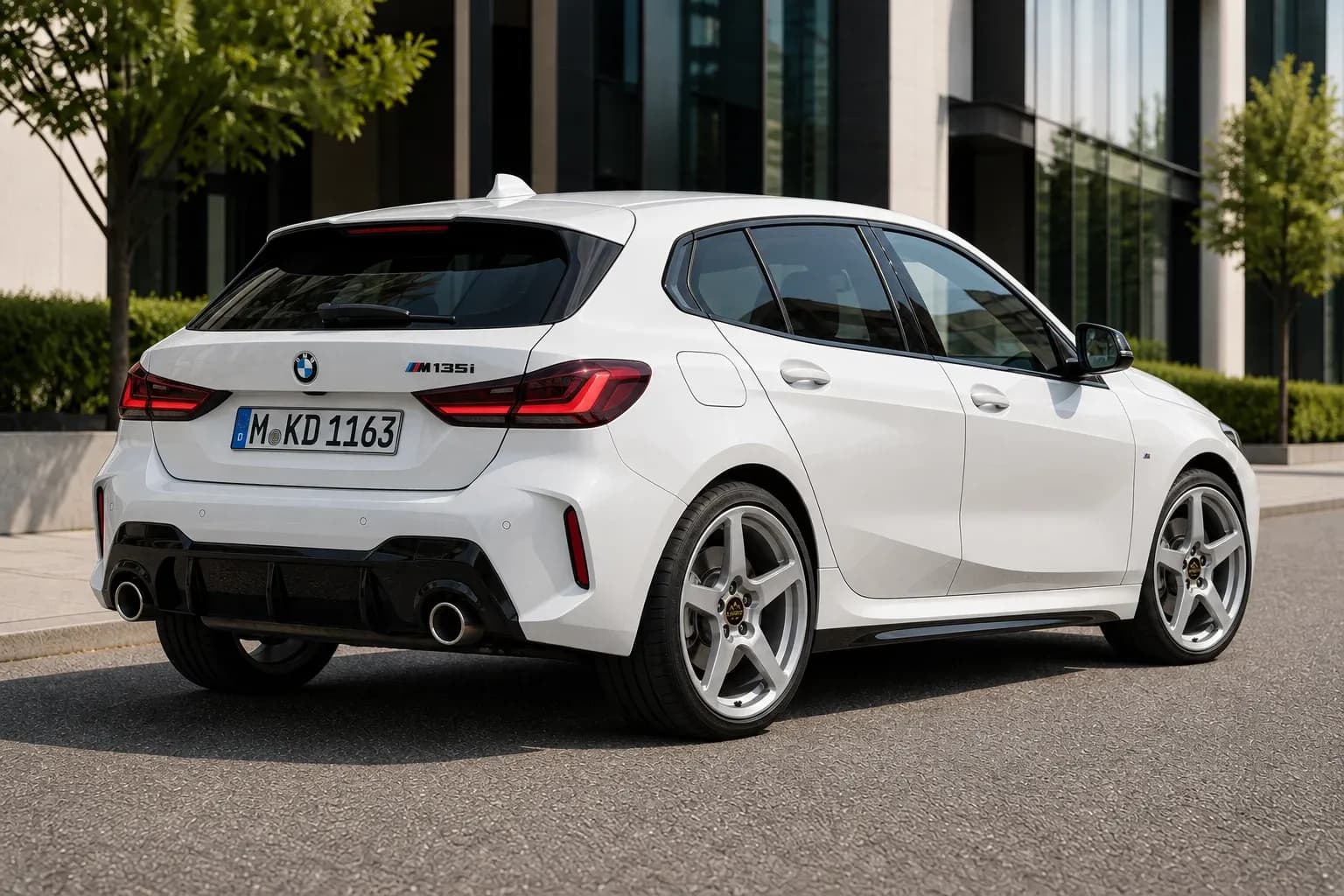 2019 BMW 1 Series with EW-P-MF-004 wheel, rear right 45 view