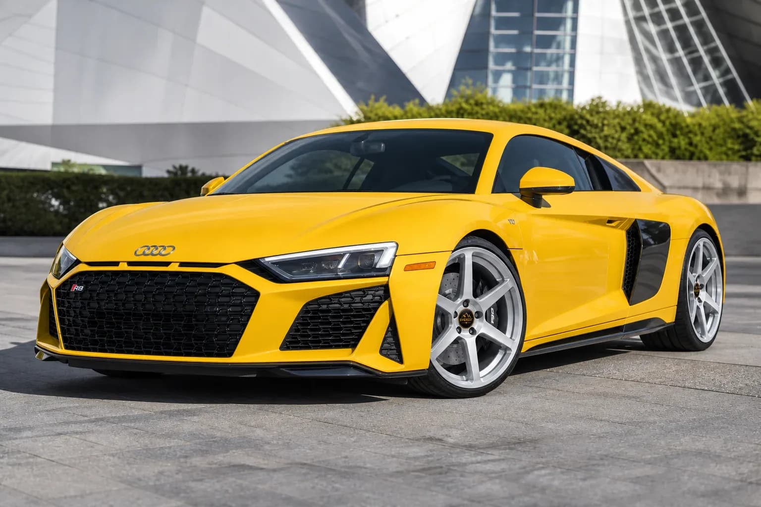 2024 Audi R8 with EW-P-MF-005 wheel, front right 45 view