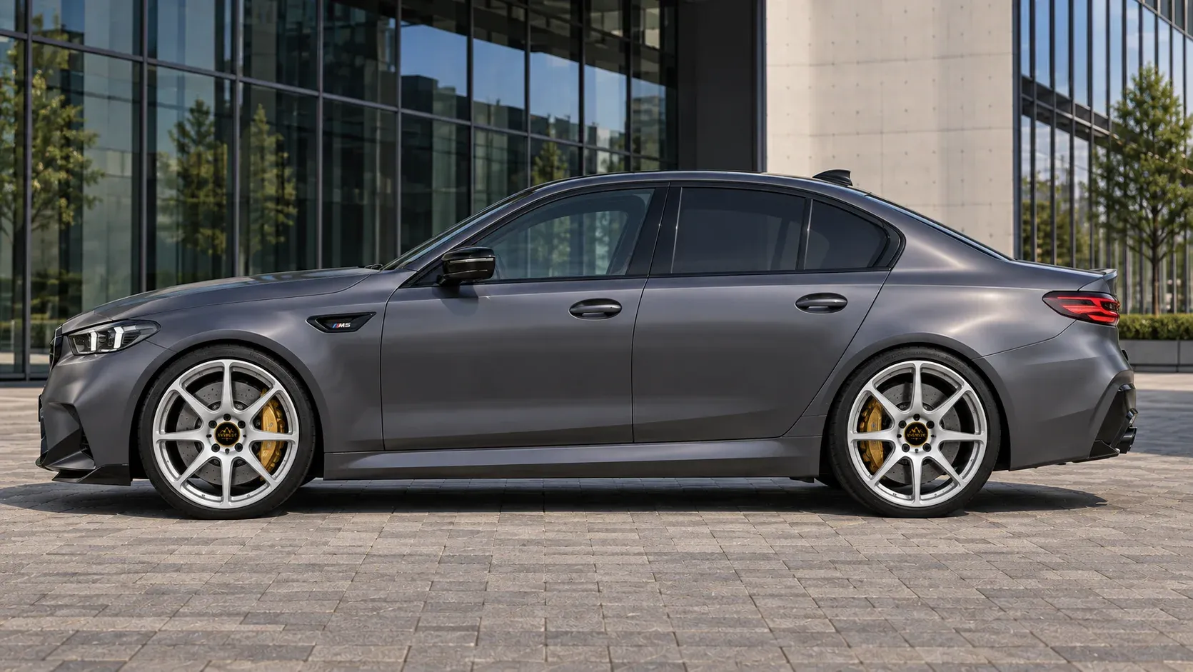 2018 BMW M5 with EW-P-MF-009 wheel, side profile view