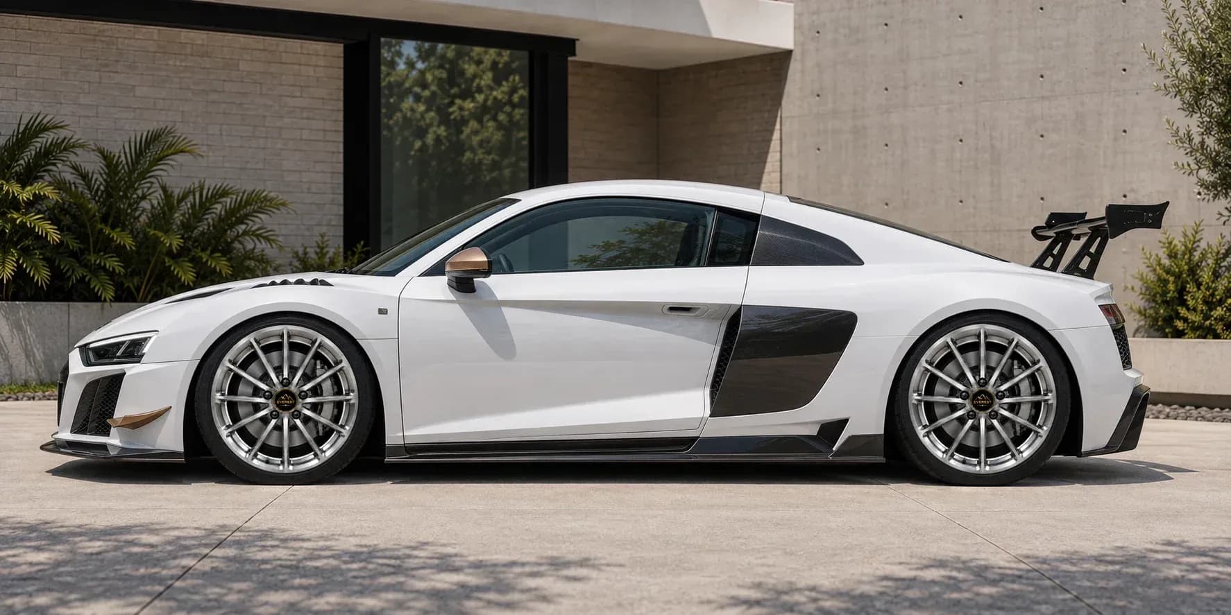 2024 Audi R8 with EW-P-MF-010 wheel, side profile view