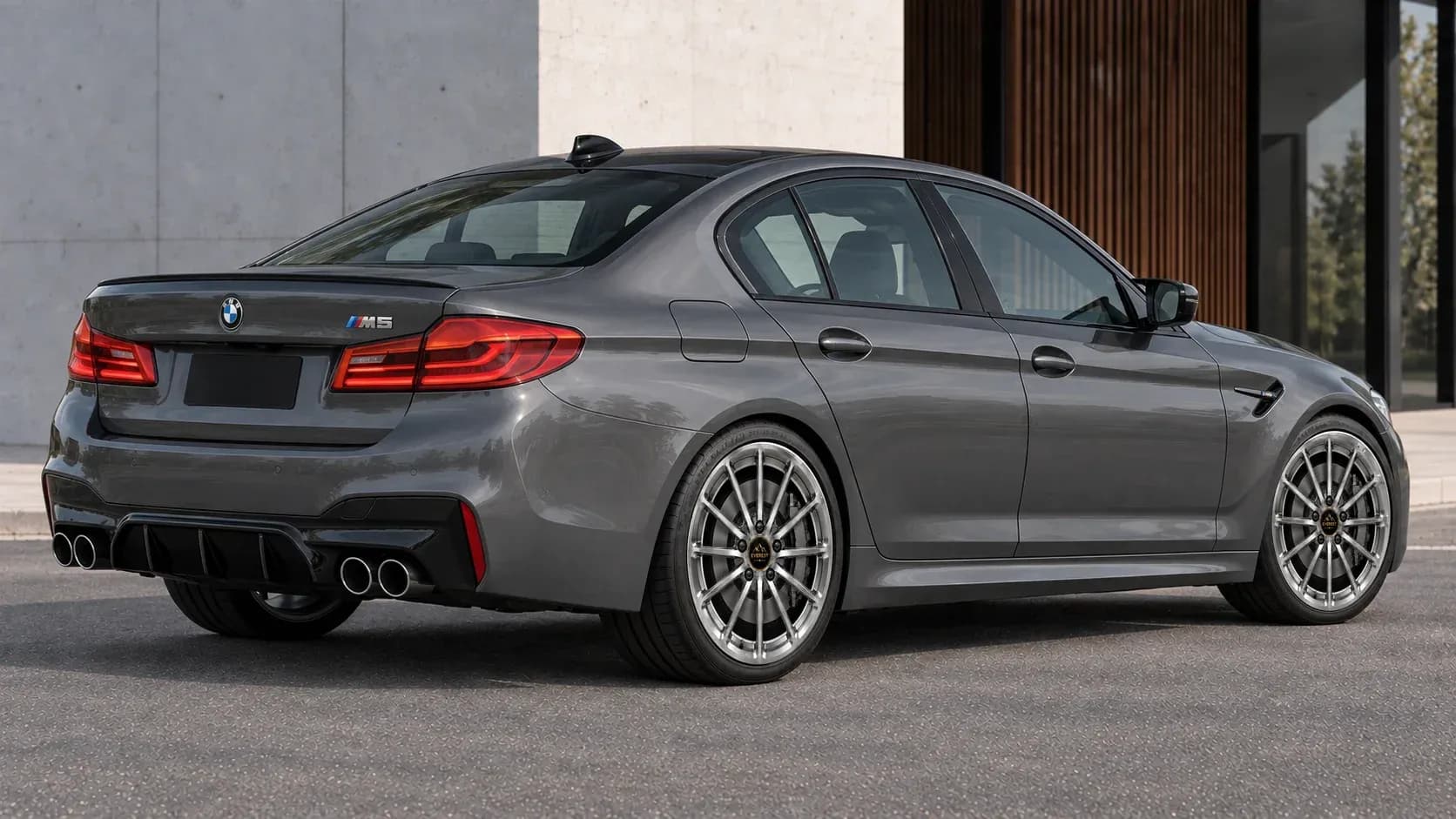 2018 BMW M5 with EW-P-MF-010 wheel, rear right 45 view