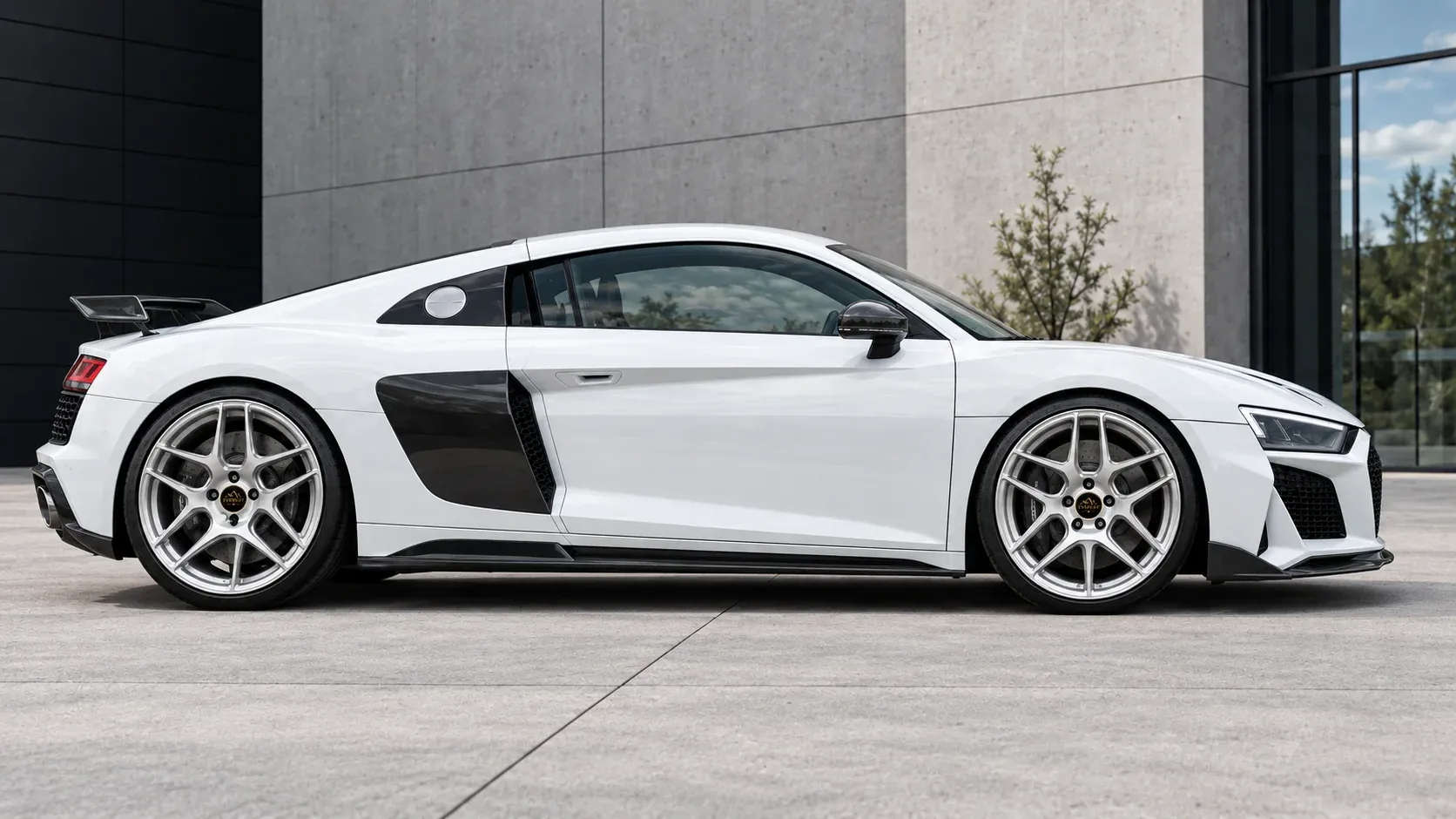 2020 Audi R8 with EW-P-MF-016 wheel, side profile view