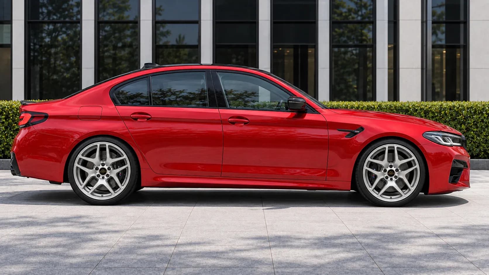2021 BMW M5 with EW-P-MF-016 wheel, side profile view