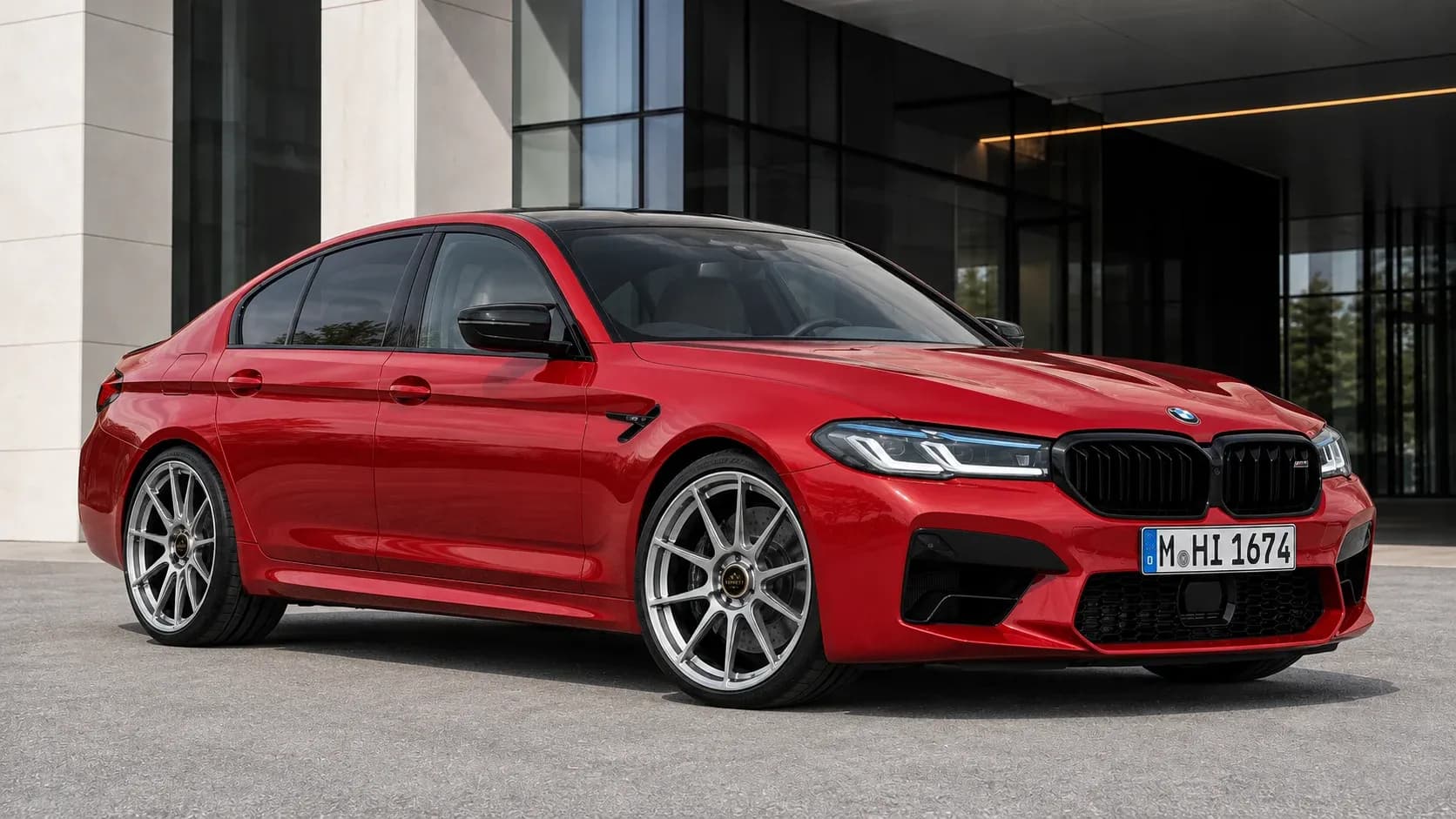 2021 BMW M5 with EW-P-MF-022 wheel, front right 45 view