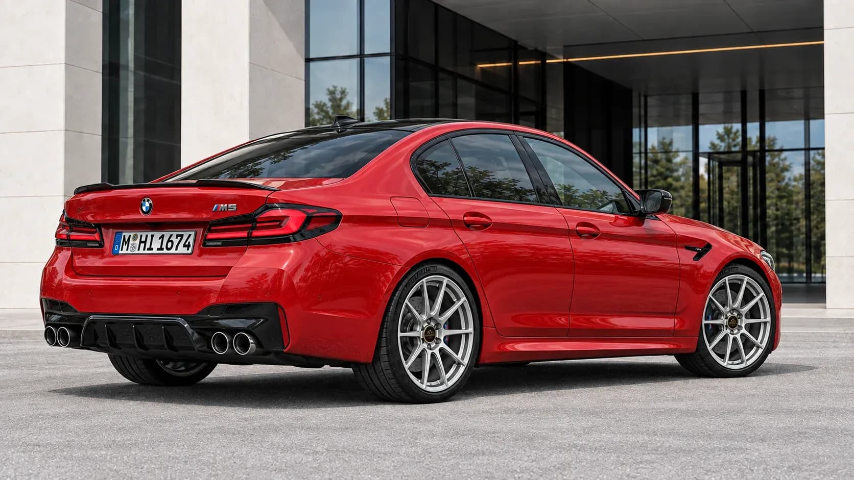 2021 BMW M5 with EW-P-MF-022 wheel, rear right 45 view