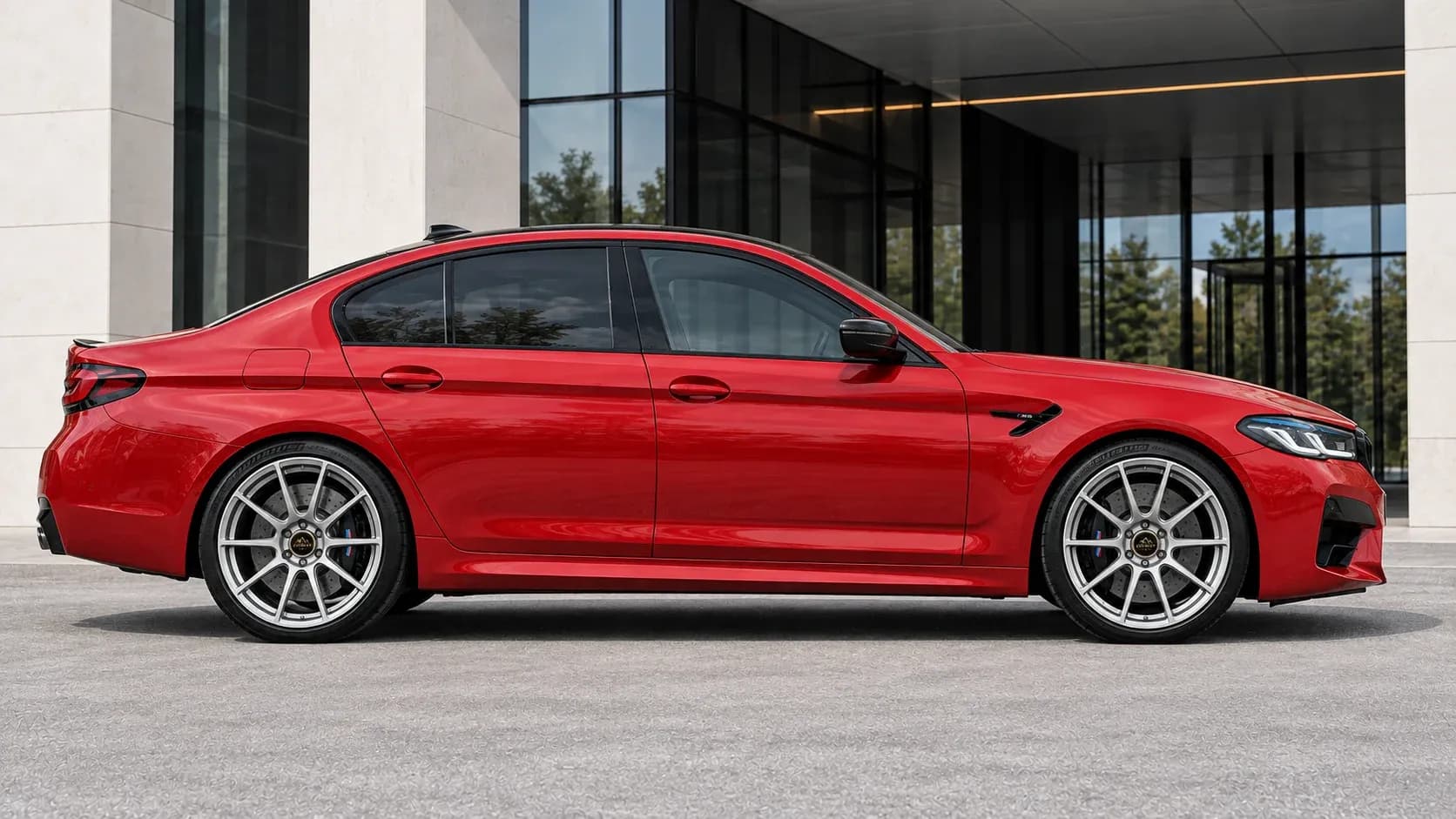 2021 BMW M5 with EW-P-MF-022 wheel, side profile view