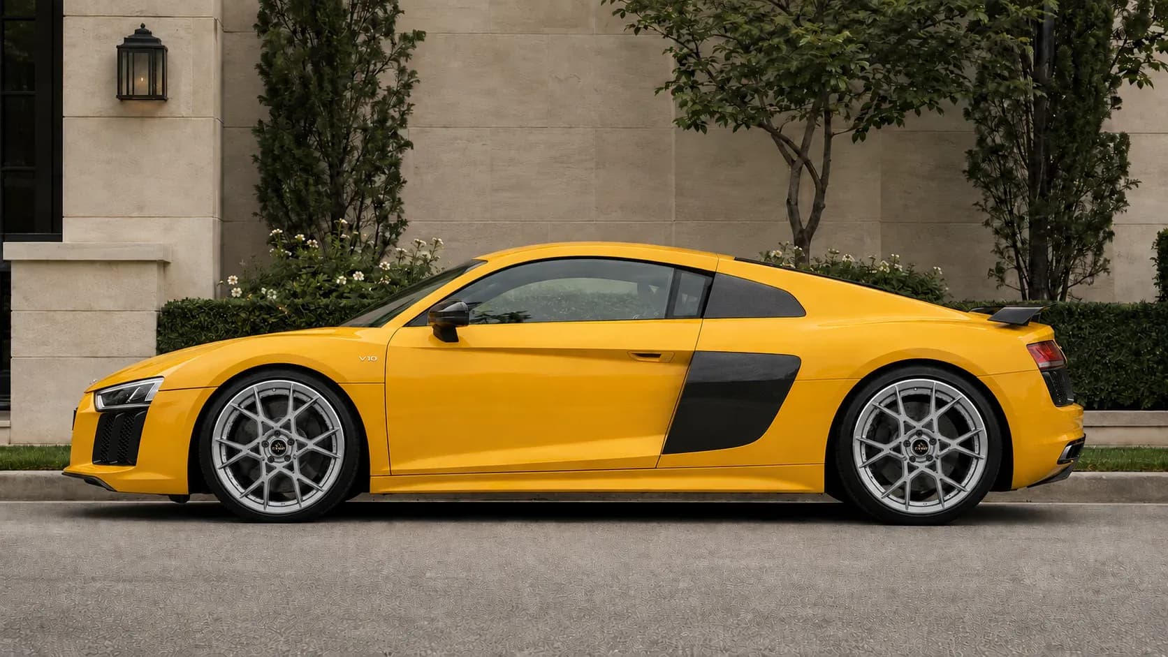 2017 Audi R8 with EW-P-MF-025 wheel, side profile view