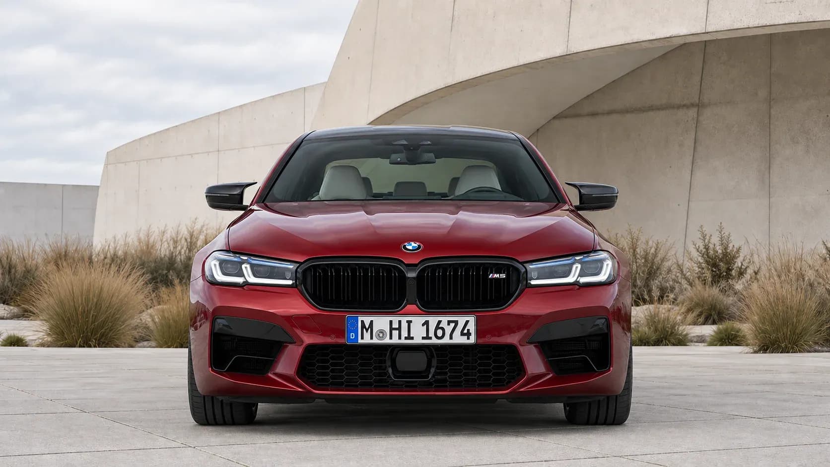 2018 BMW M5 with EW-P-MF-025 wheel, front 0 view