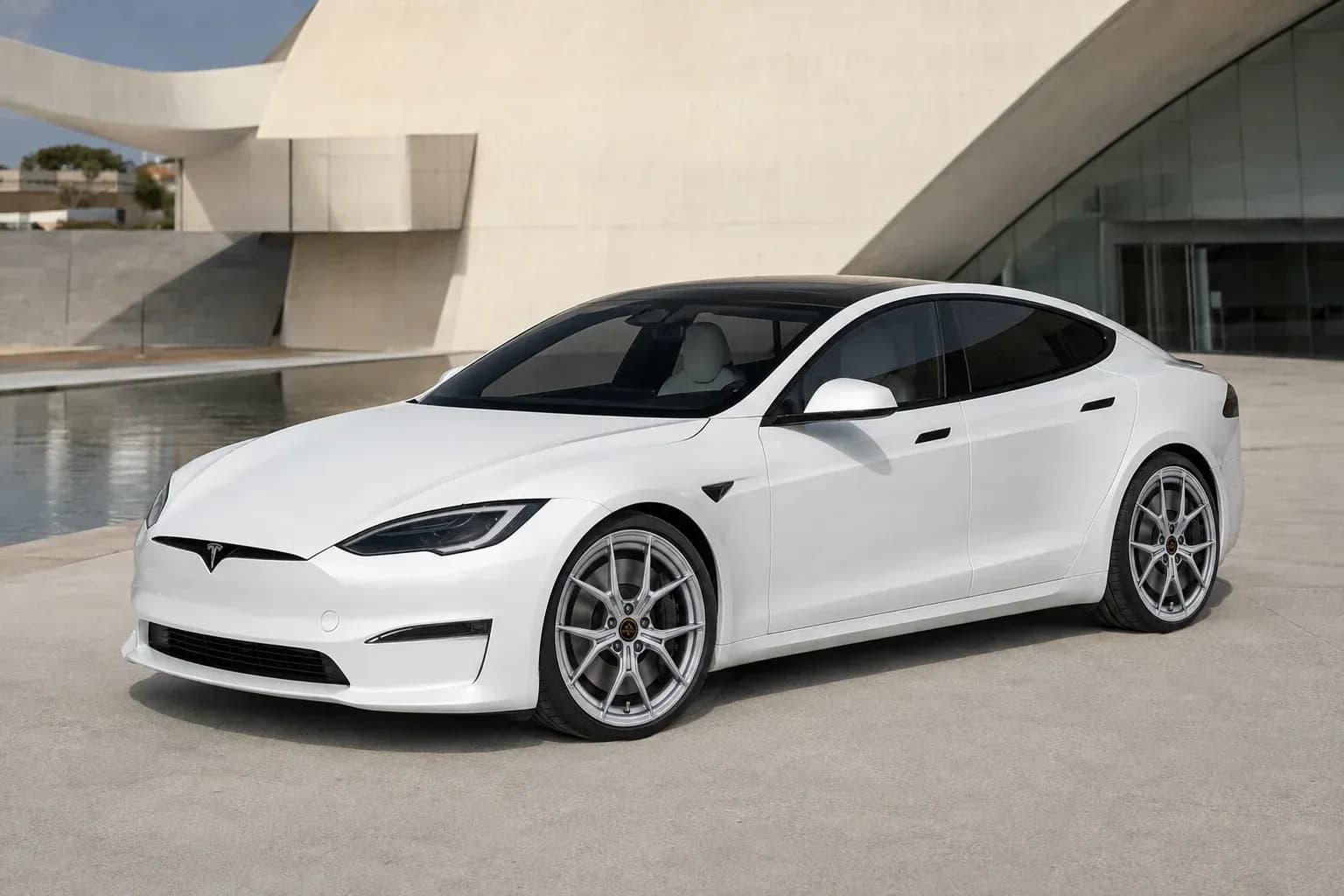 2021 Tesla Model S with EW-P-MF-029 wheel, front right 45 view