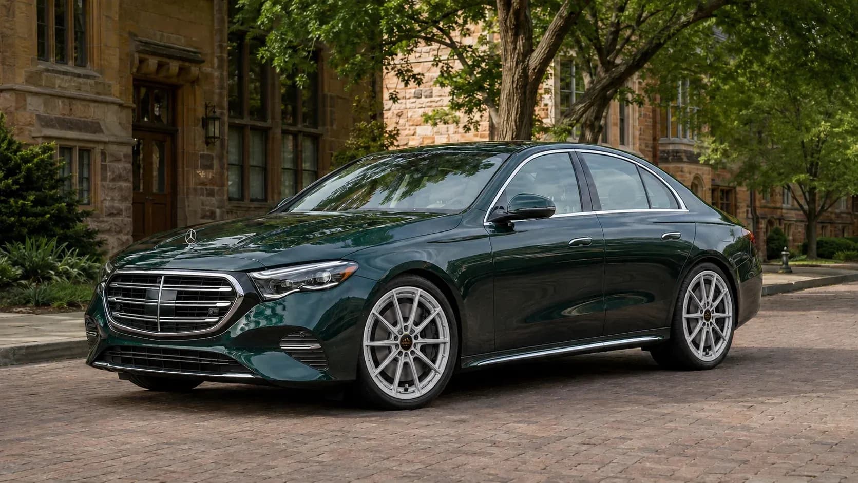 2024 Mercedes-Benz E-Class with EW-P-MF-031 wheel, front right 45 view