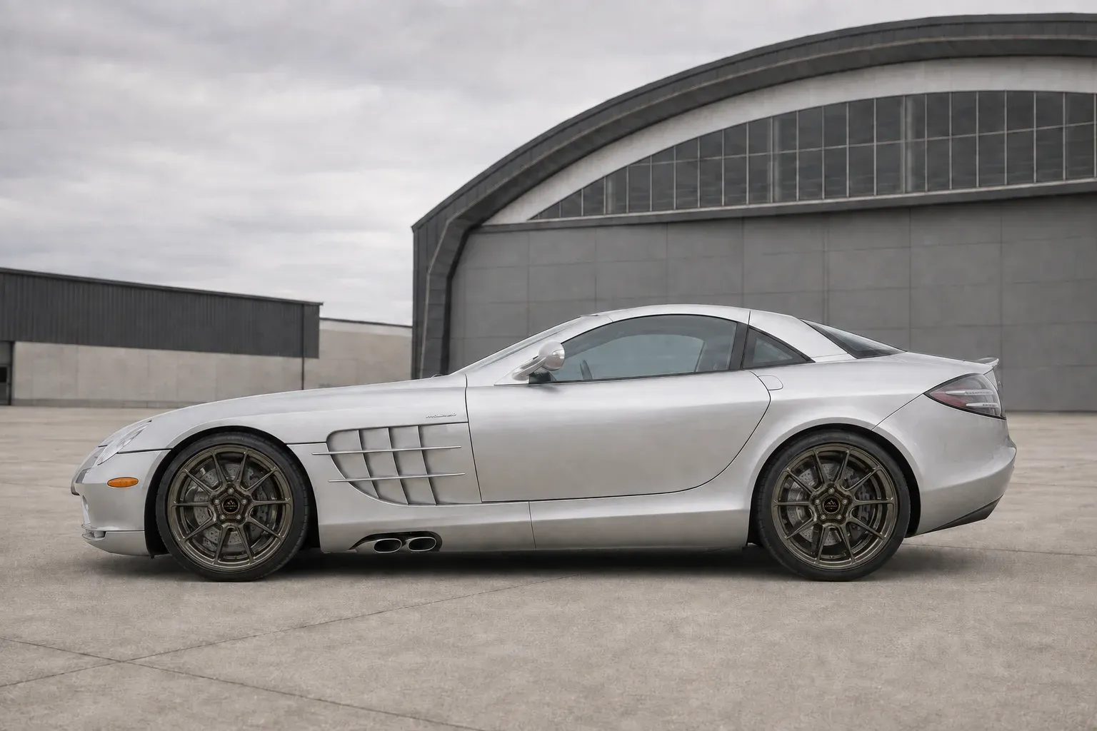 2004 Mercedes-Benz SLR McLaren with EW-P-MF-038 wheel, side profile view
