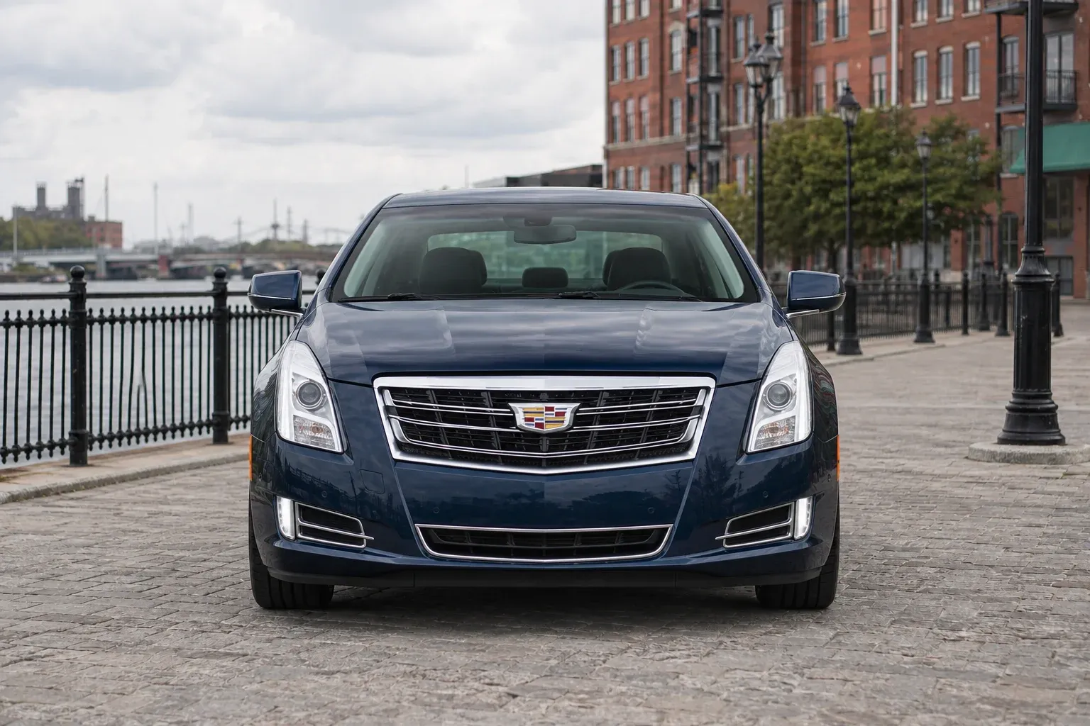 2016 Cadillac XTS with EW-P-MF-039 wheel, front 0 view