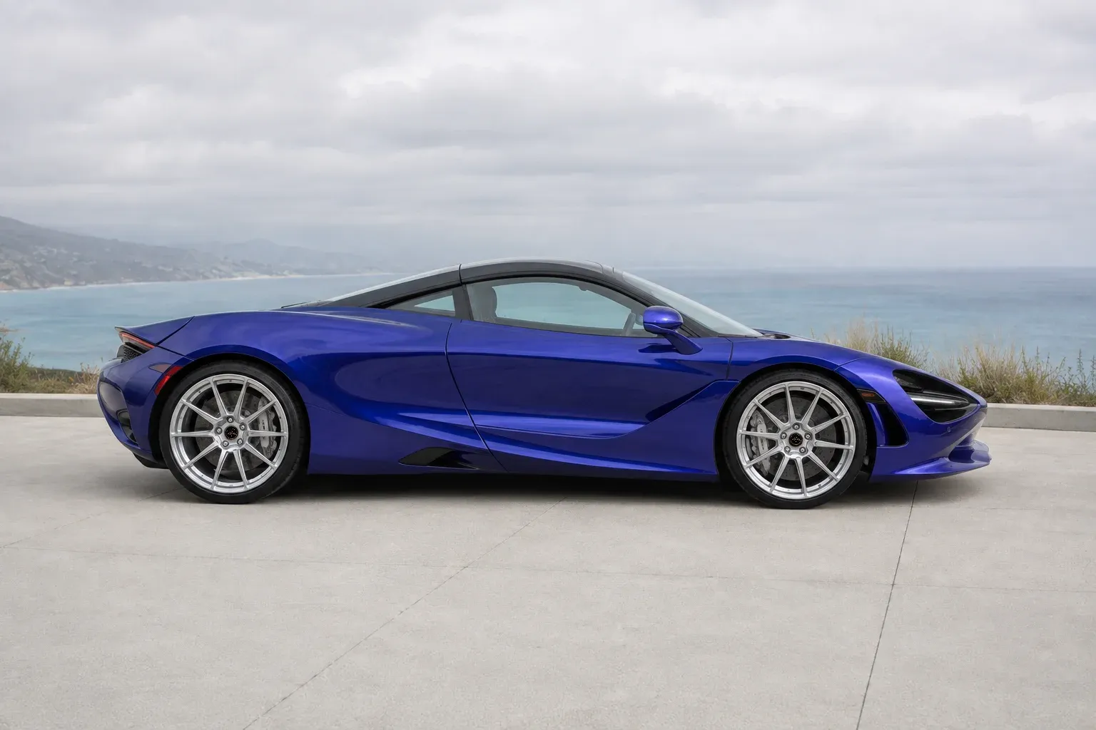2024 McLaren 750S with EW-P-MF-041 wheel, side profile view