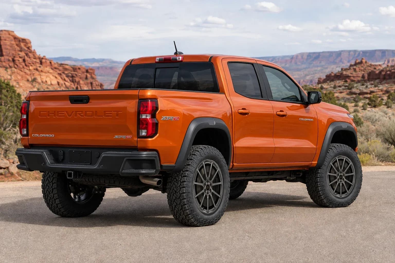 2023 Chevrolet Colorado with EW-P-MF-042 wheel, rear right 45 view