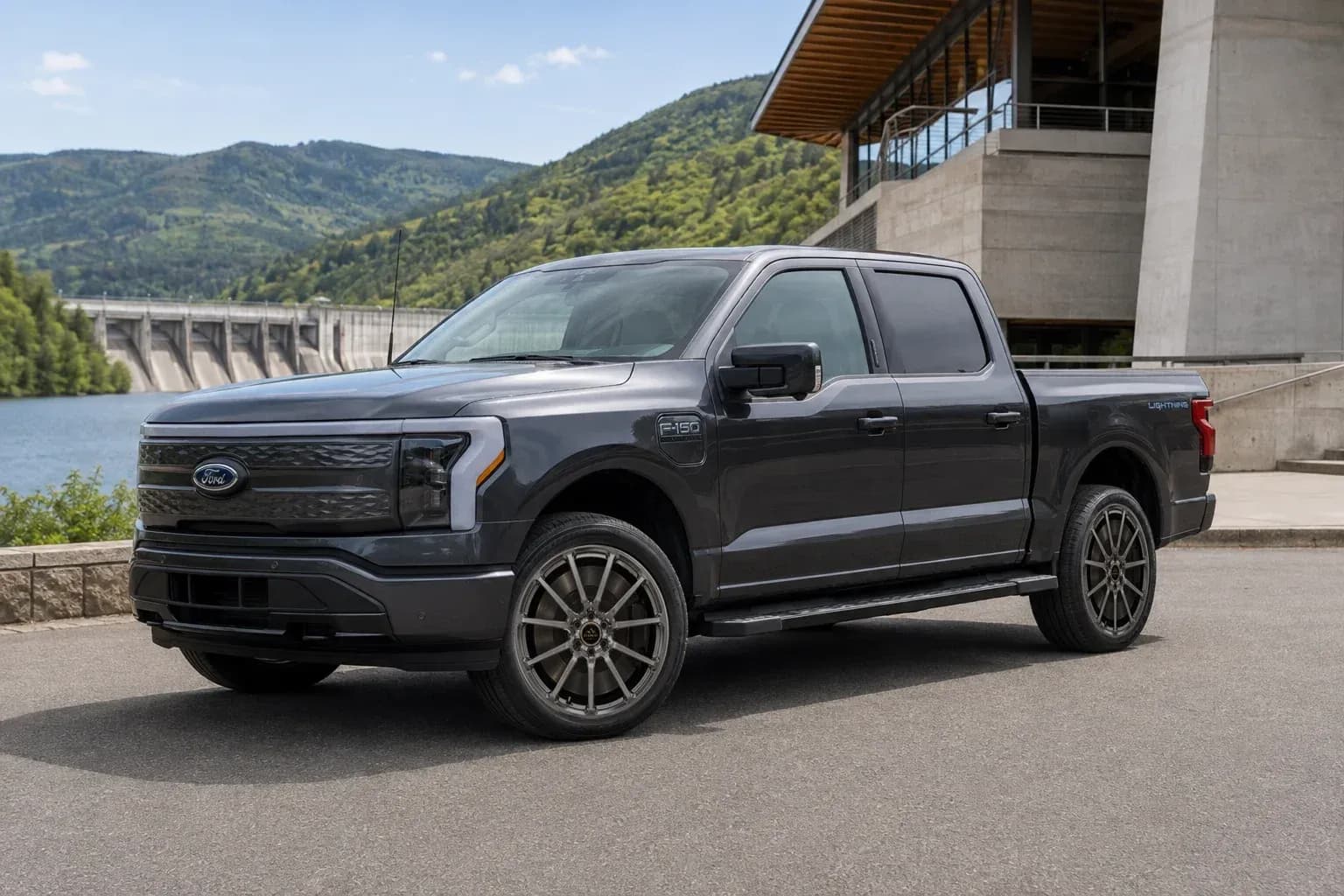 2022 Ford F-150 Lightning with EW-P-MF-042 wheel, front right 45 view
