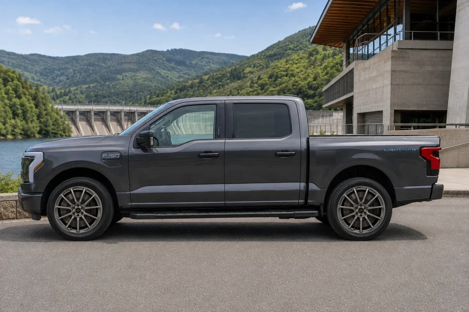 2022 Ford F-150 Lightning with EW-P-MF-042 wheel, side profile view