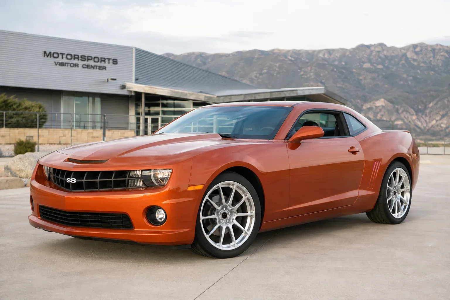 2010 Chevrolet Camaro with EW-P-MF-043 wheel, front right 45 view