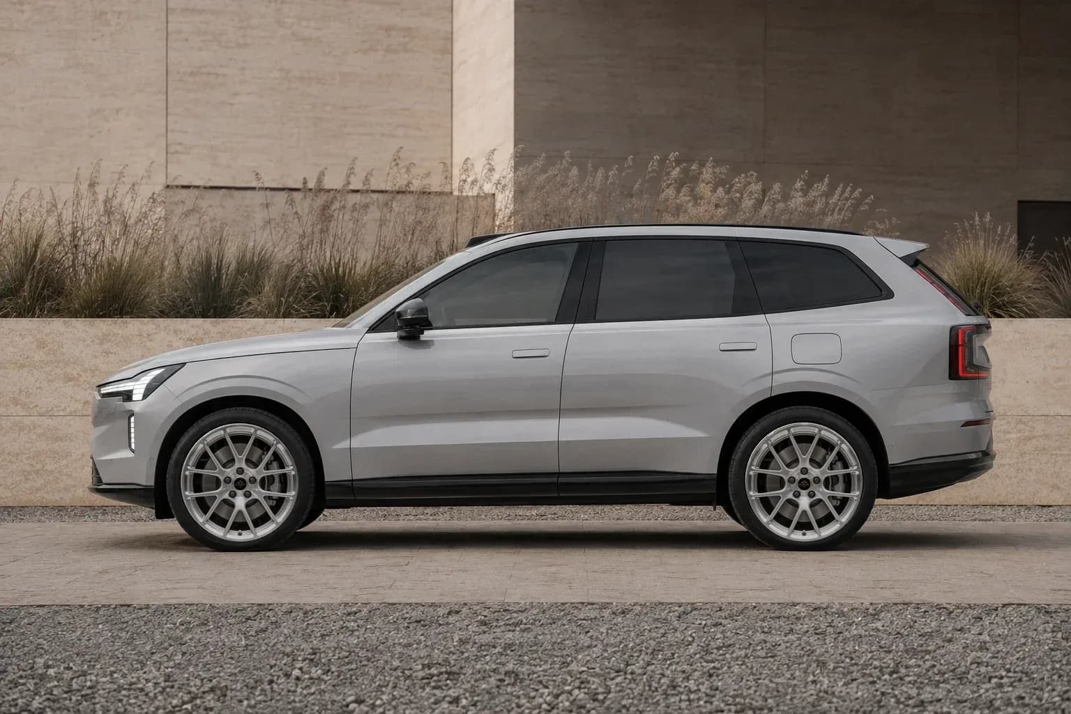 2025 Volvo EX90 with EW-P-MF-049 wheel, side profile view