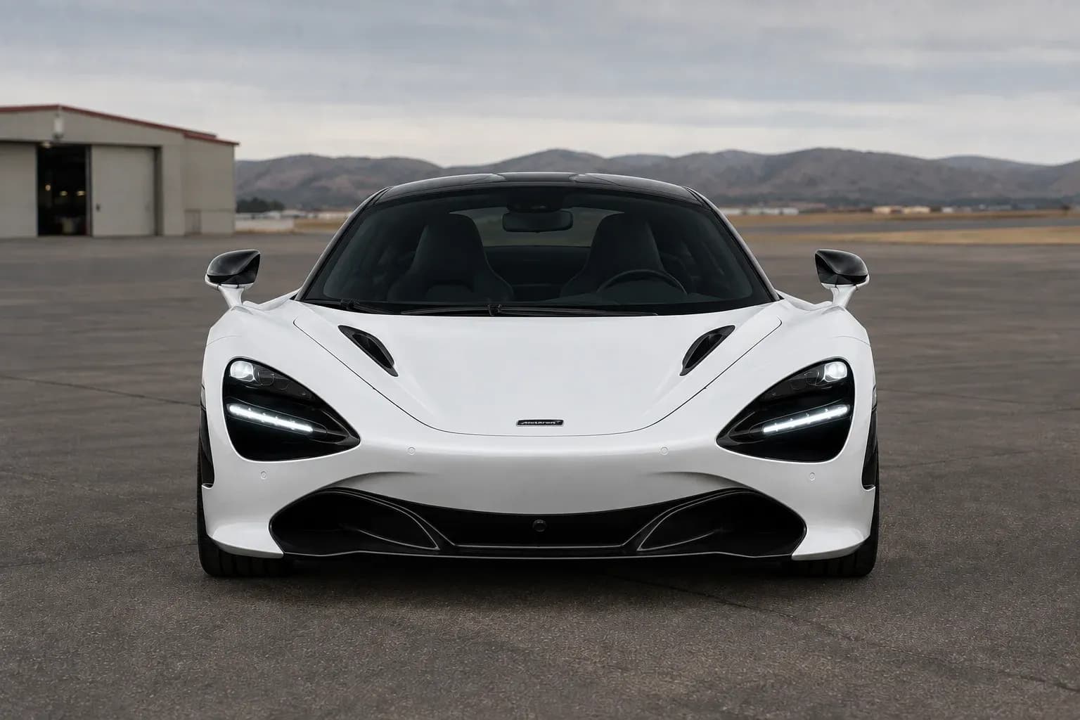 2017 McLaren 720S with EW-P-MF-050 wheel, front 0 view
