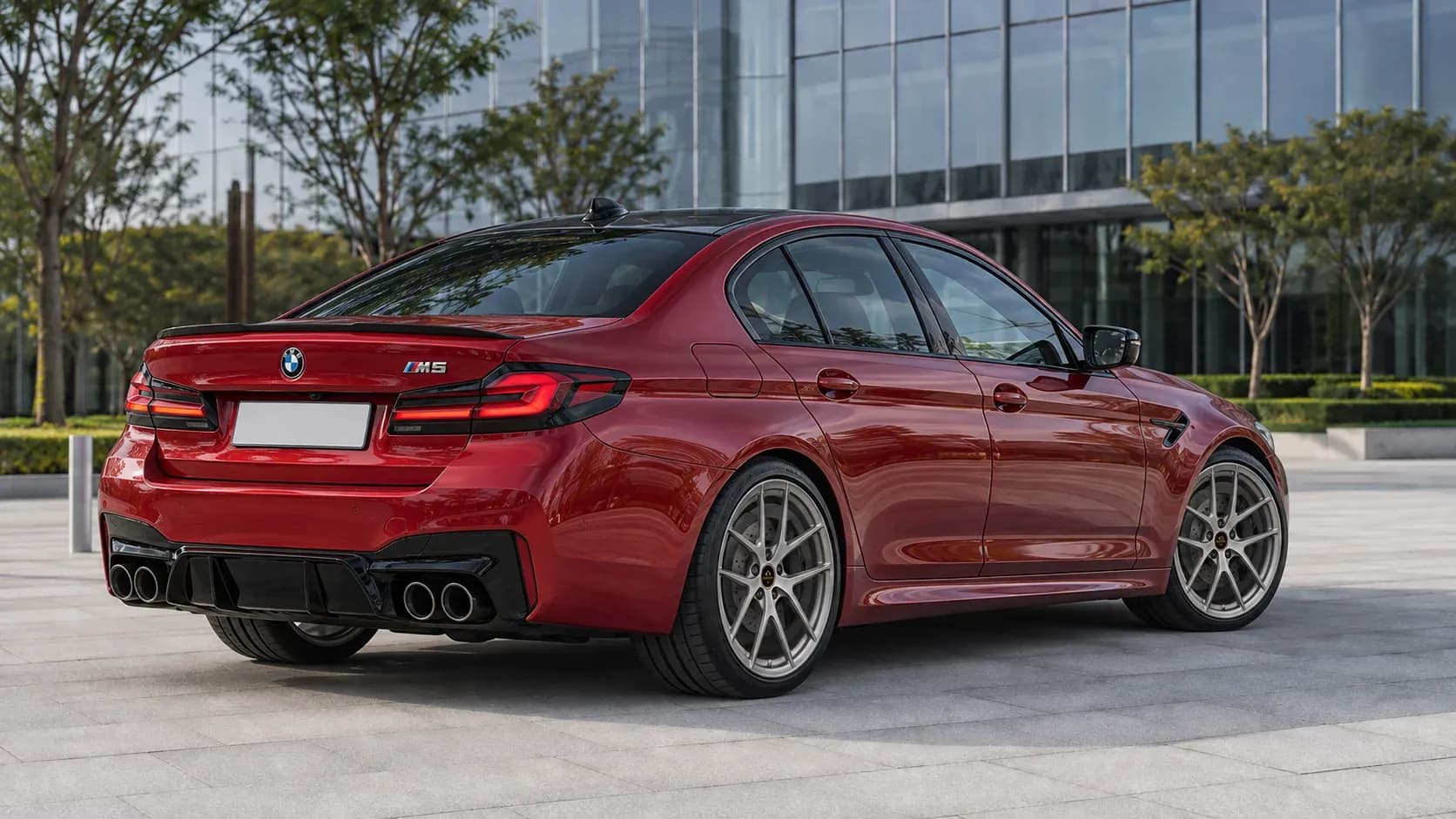 2021 BMW M5 with EW-P-MF-052 wheel, rear right 45 view