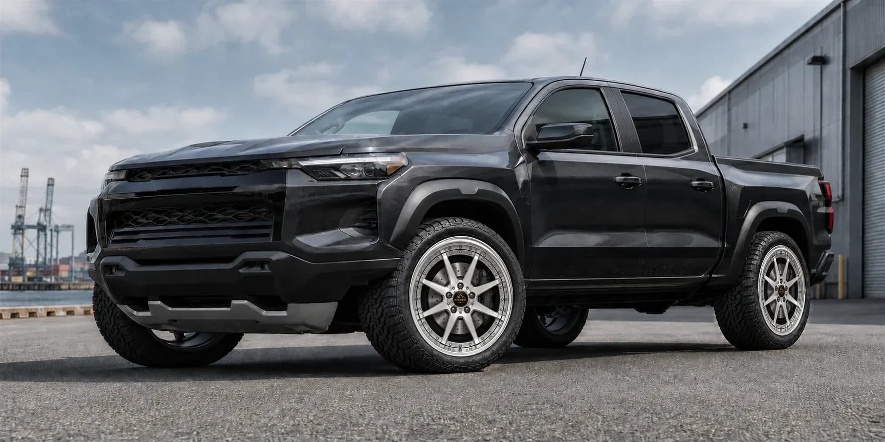 2023 Chevrolet Colorado with EW-P-MP-018 wheel, front right 45 view