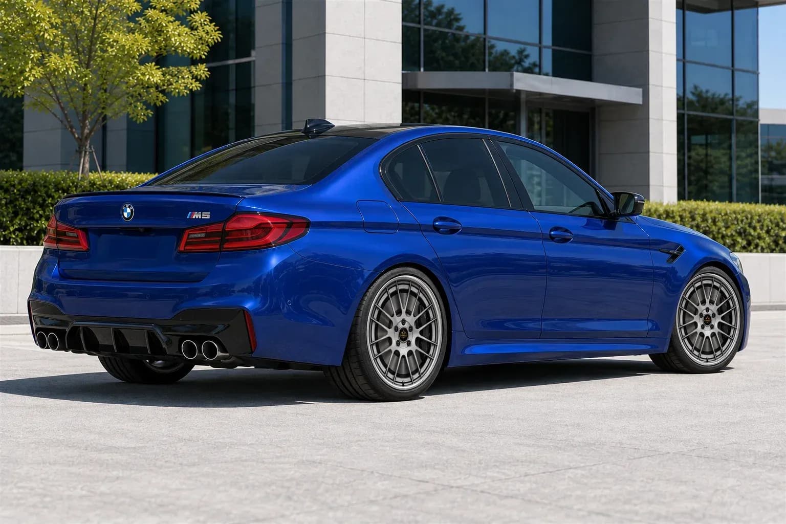2020 BMW M5 with EW-P-MP-020 wheel, rear right 45 view