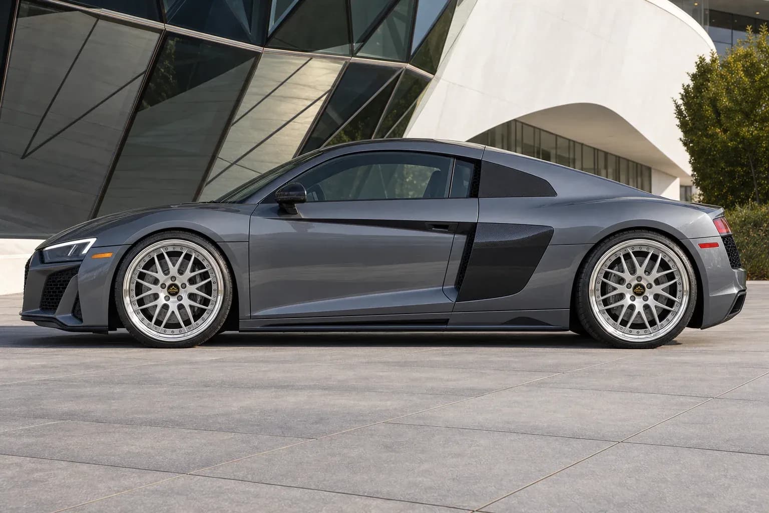 2017 Audi R8 with EW-P-MP-021 wheel, side profile view