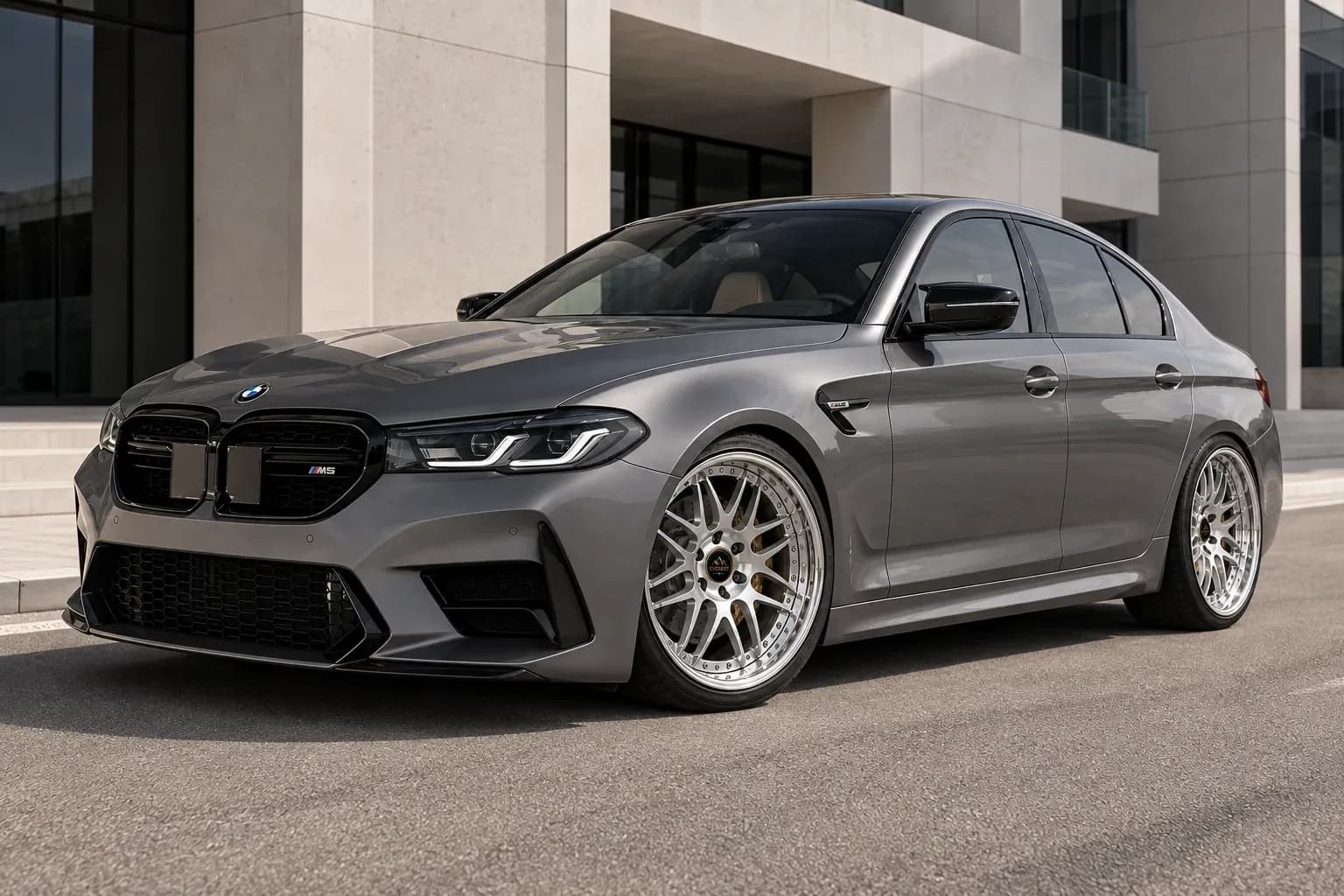 2021 BMW M5 with EW-P-MP-021 wheel, front right 45 view