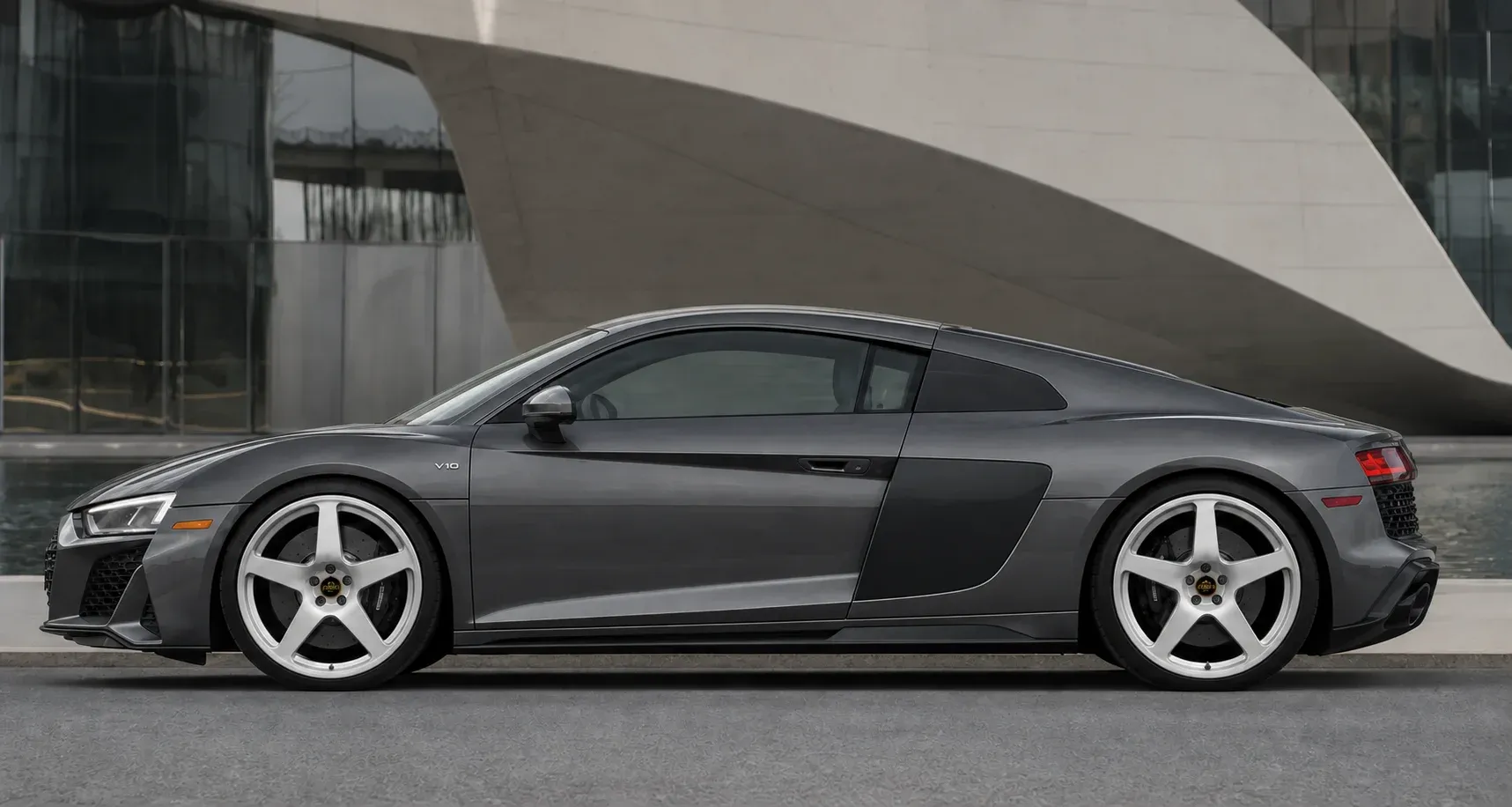 2017 Audi R8 with EW-P-MP-025 wheel, side profile view