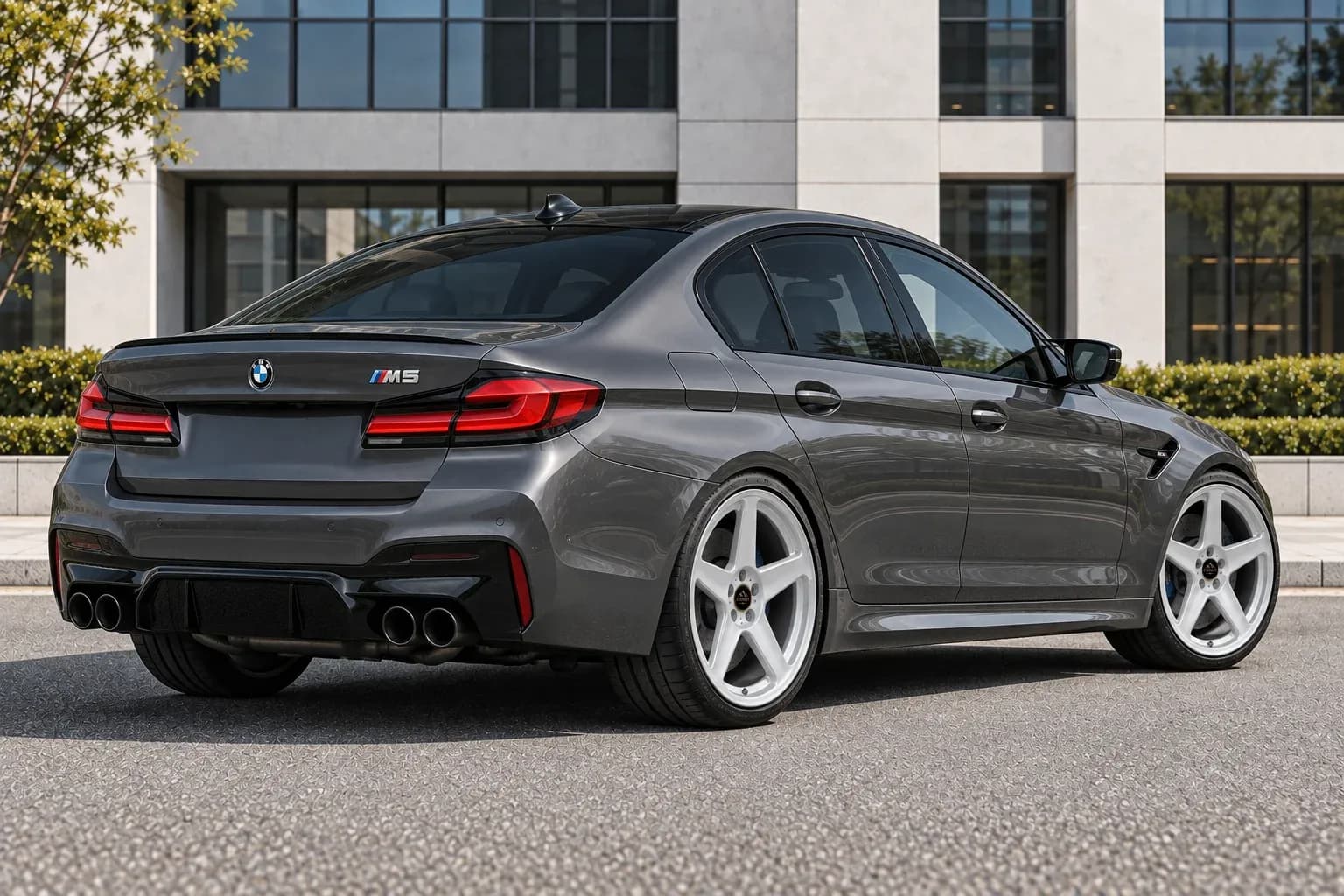 2021 BMW M5 with EW-P-MP-025 wheel, rear right 45 view