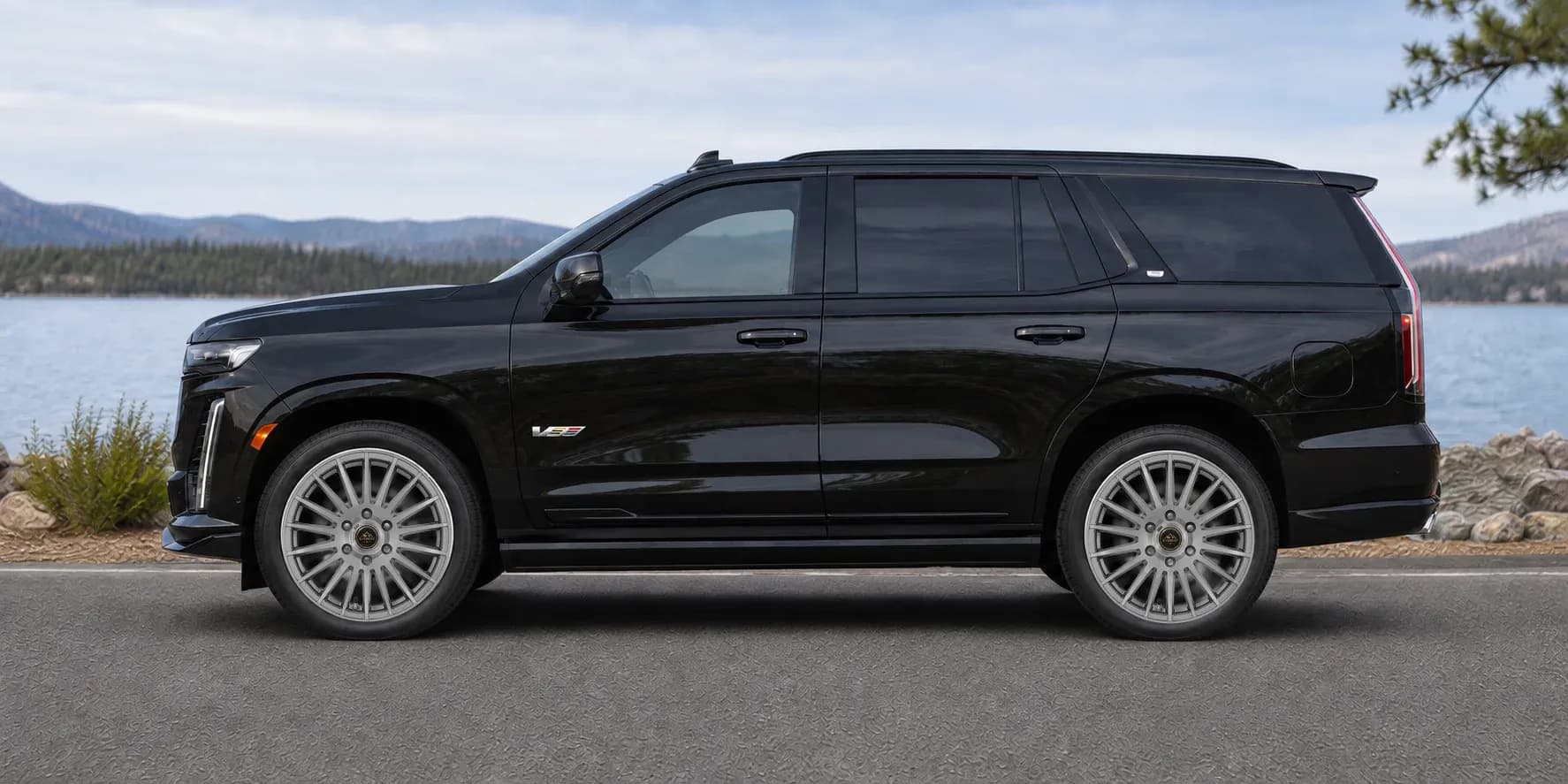 2023 Cadillac Escalade with EW-S-CS-002 wheel, side profile view