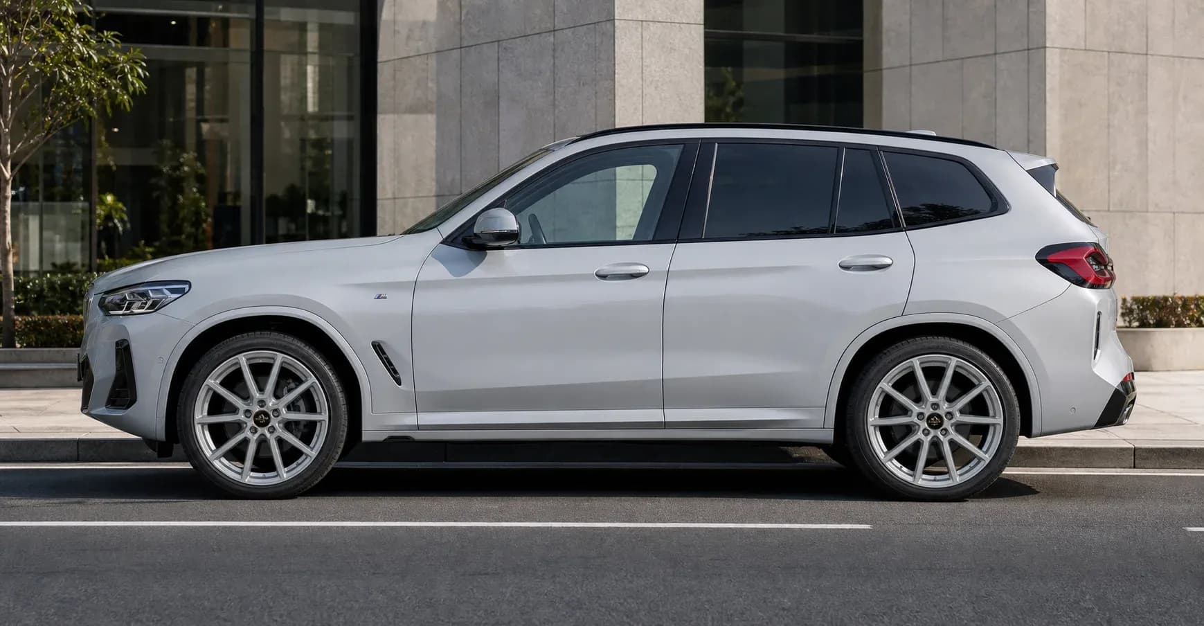 2022 BMW X3 with EW-S-FF-001 wheel, side profile view