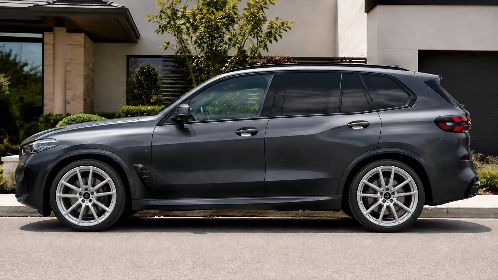 2024 BMW X5 with EW-S-FF-001 wheel, side profile view