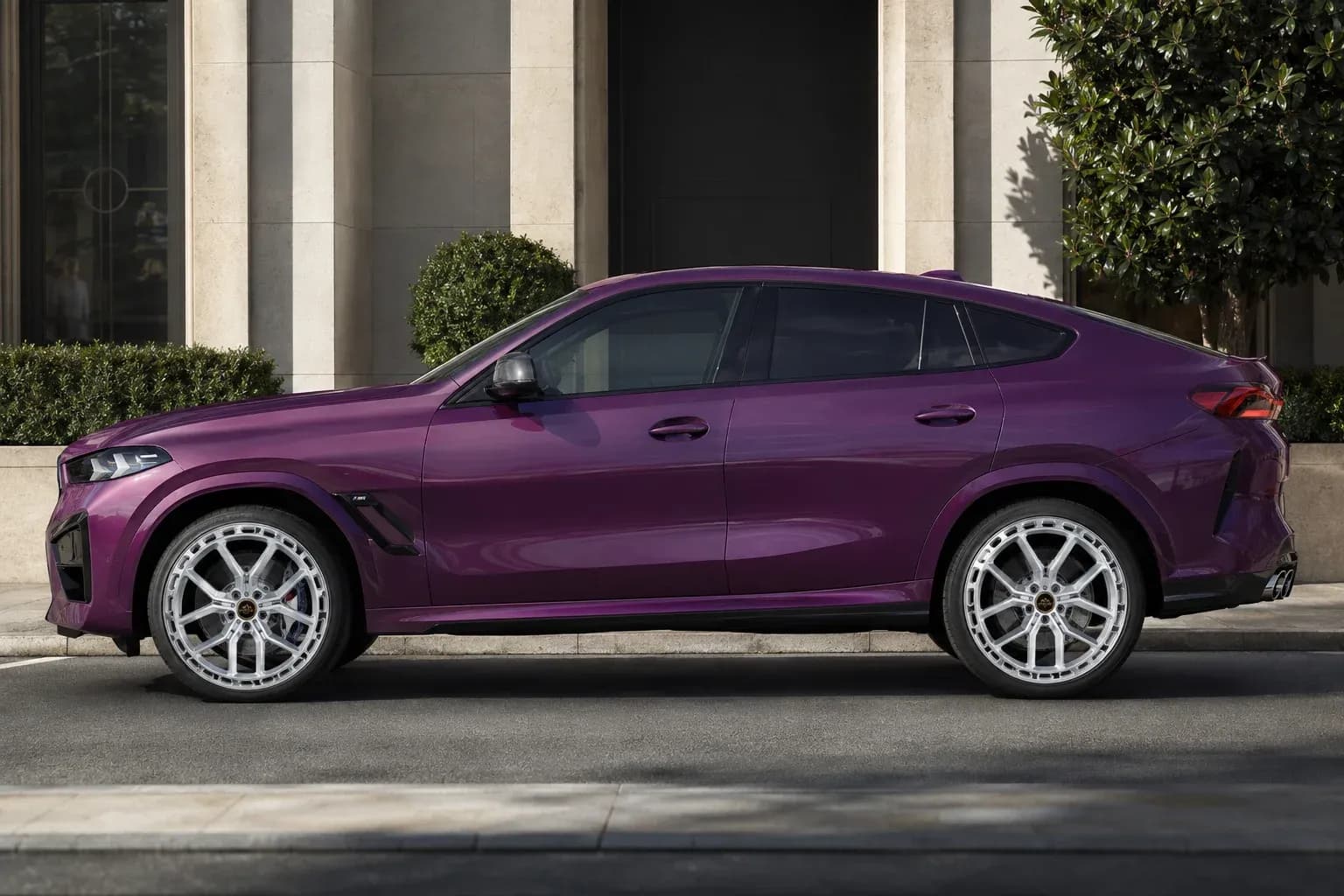 2024 BMW X6 M with EW-S-MF-003 wheel, side profile view
