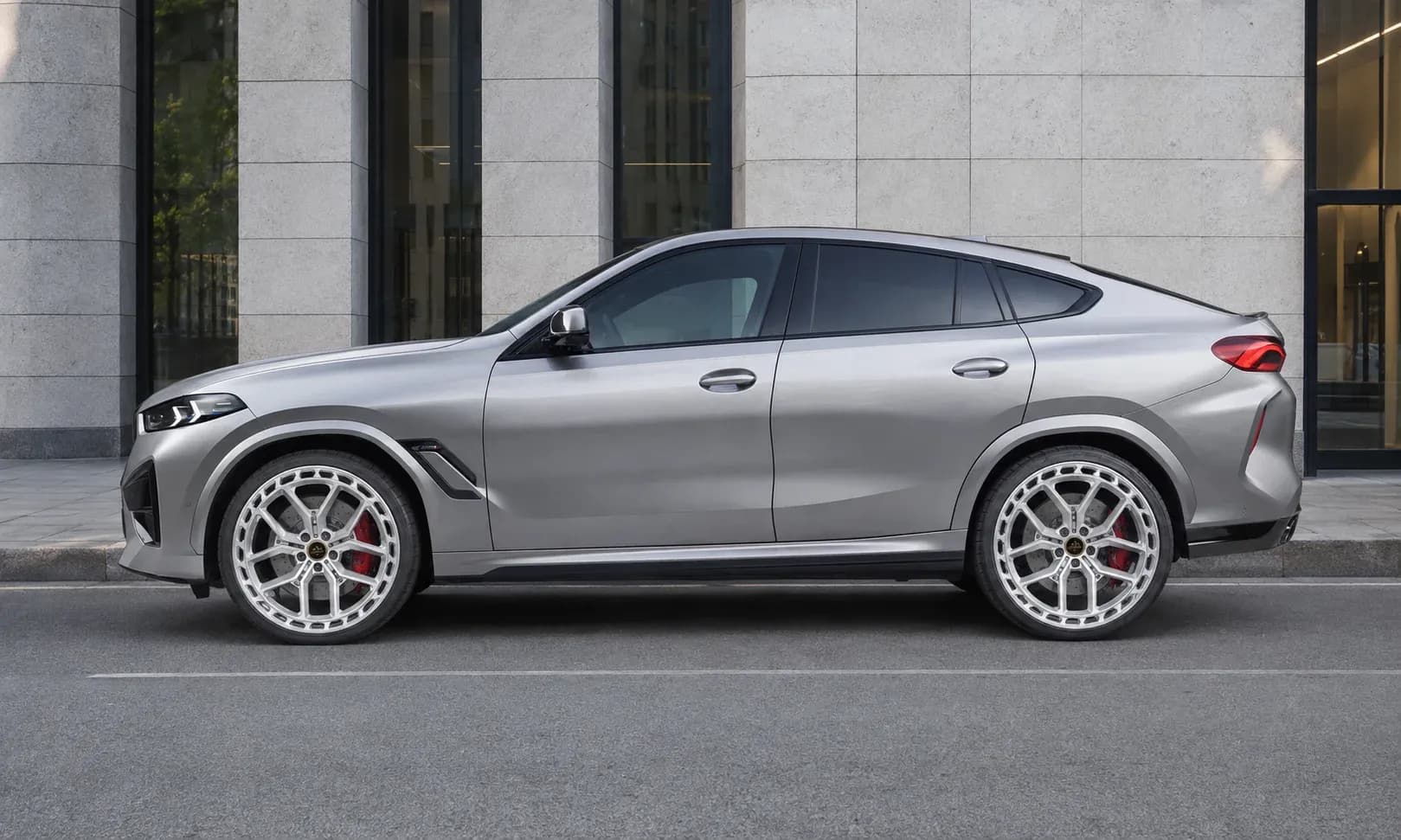 2024 BMW X6 with EW-S-MF-003 wheel, side profile view