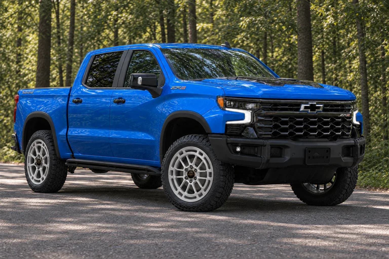 2024 Chevrolet Cheyenne with EW-S-MP-004 wheel, front right 45 view