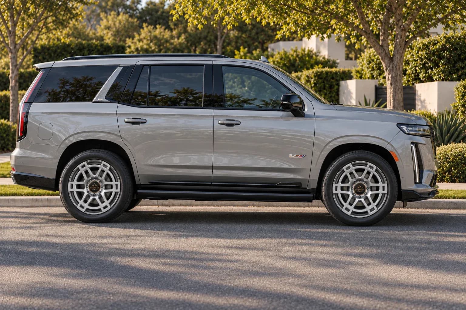 2023 Cadillac Escalade with EW-S-MP-005 wheel, side profile view