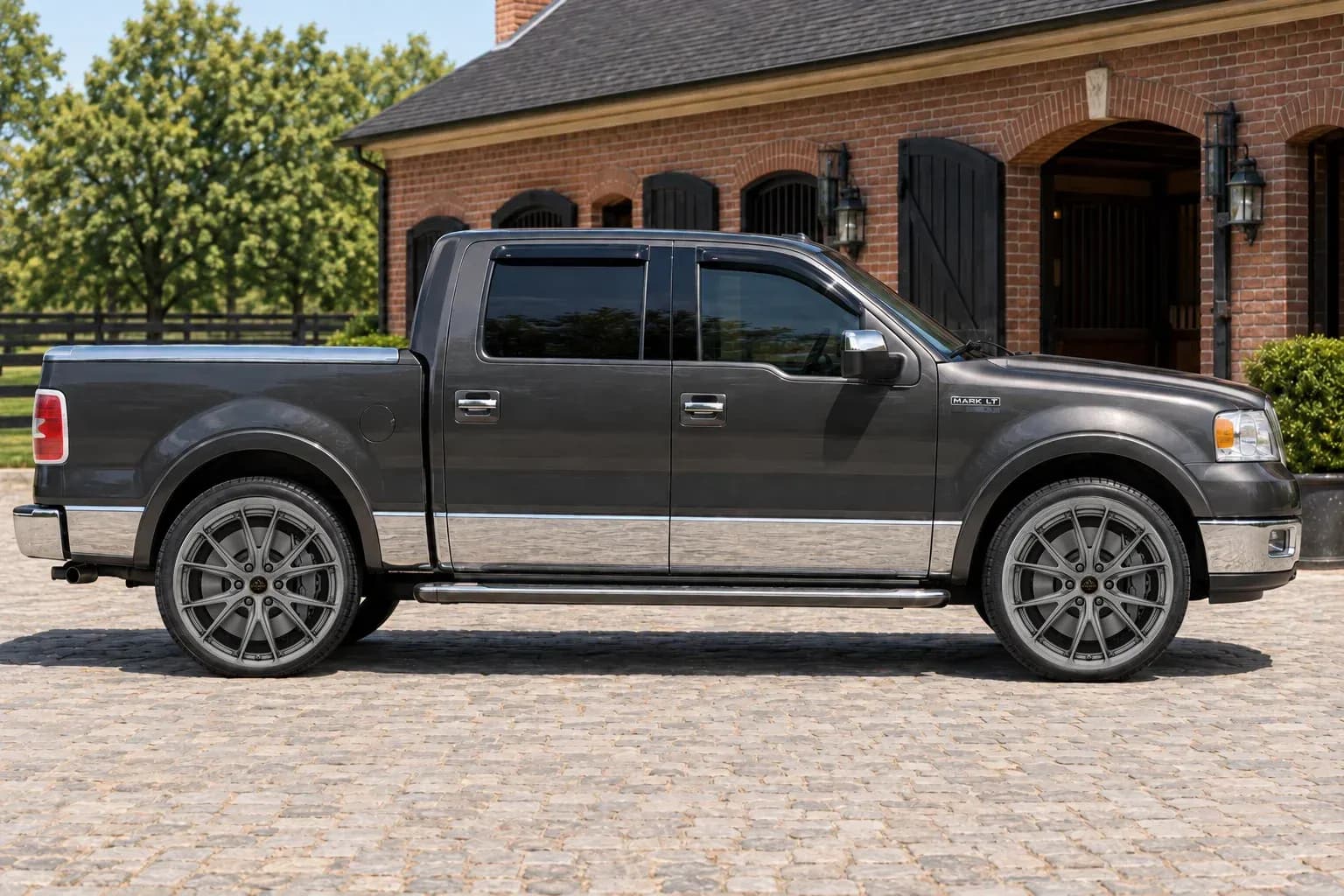 2008 Lincoln Mark LT with EW-S-MP-007 wheel, side profile view